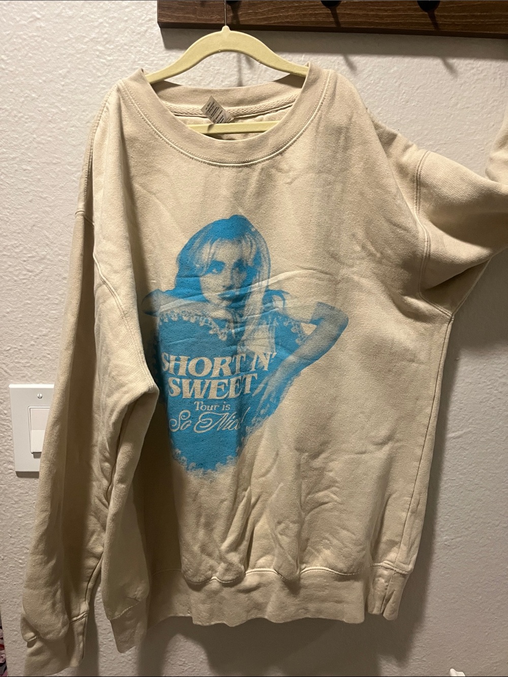 Beige Graphic Crewneck Sweatshirt Sabrina Carpenter